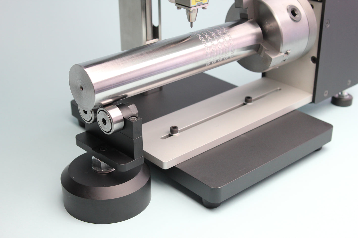 Markinbox Roller supporter with rotary chuck unit close up